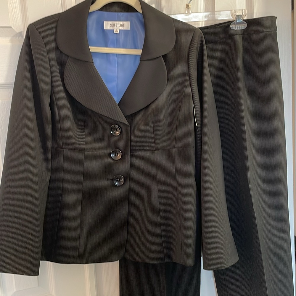 SUIT STUDIO 2 Piece Black Pinstriped Suit Jacket and Pants Size 14